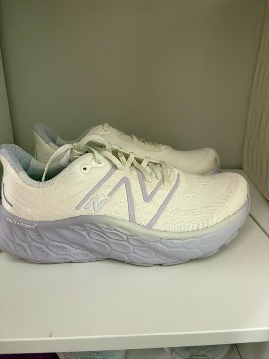New Balance Shoes - New Balance Women/Men Athletic Shoes - White